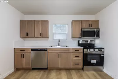 415 N 9th St, Saint Helens, OR 97051 - Photo 7