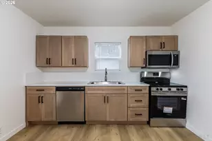 415 N 9th St, Saint Helens, OR 97051 - Photo 7