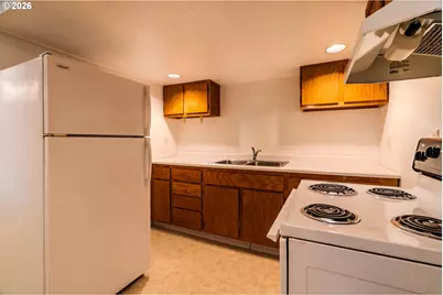 16005 SE Taggart St, Portland, OR 97236 - Photo 33