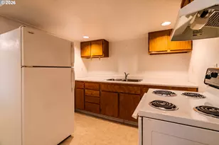 16005 SE Taggart St, Portland, OR 97236 - Photo 33