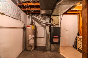 16005 SE Taggart St, Portland, OR 97236 - Photo 39