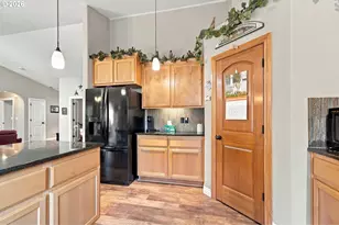 2105 N M Ct, Washougal, WA 98671 - Photo 15