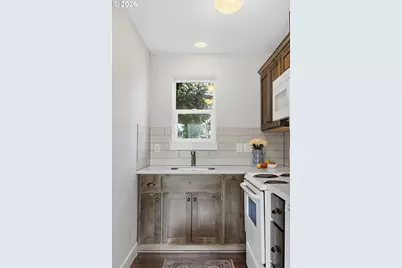 8952 N Fortune Ave, Portland, OR 97203 - Photo 23