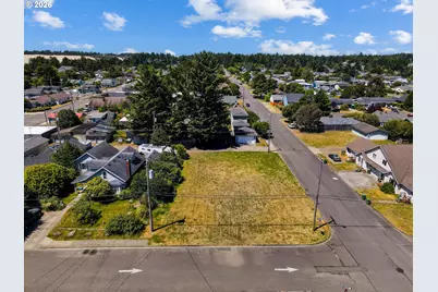 Maple St #7400, Florence, OR 97439 - Photo 17