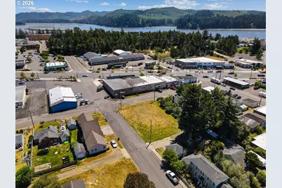 Maple St #7400, Florence, OR 97439 - Photo 13