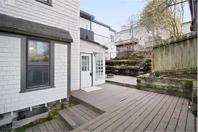 3719 S Hood Ave, Portland, OR 97239 - Photo 7
