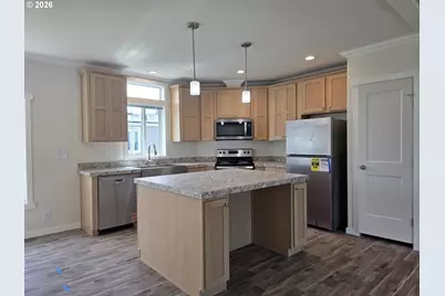 8204 SE Poppy St, Milwaukie, OR 97267 - Photo 5