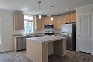 8204 SE Poppy St, Milwaukie, OR 97267 - Photo 5