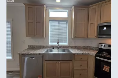 8204 SE Poppy St, Milwaukie, OR 97267 - Photo 11