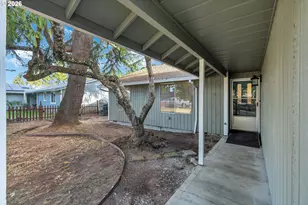 2848 SE Lonny Ct, Hillsboro, OR 97123 - Photo 3