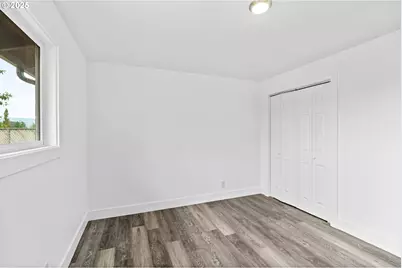 306 Broadway St, Springfield, OR 97477 - Photo 17