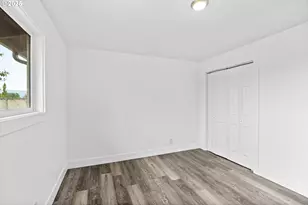 306 Broadway St, Springfield, OR 97477 - Photo 17