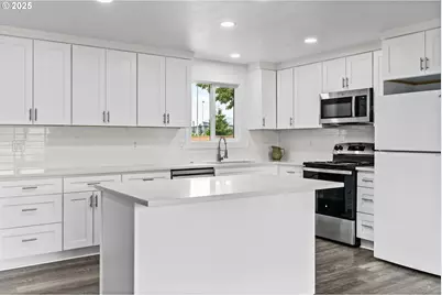 306 Broadway St, Springfield, OR 97477 - Photo 7