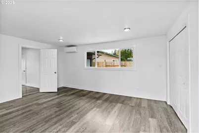 306 Broadway St, Springfield, OR 97477 - Photo 15