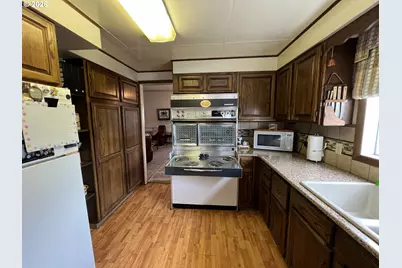 476 N Koa Ave, Burns, OR 97720 - Photo 9