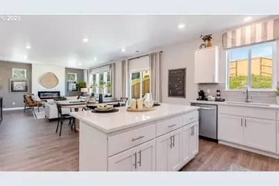 9371 SE Crystal Rose St, Happy Valley, OR 97086 - Photo 11