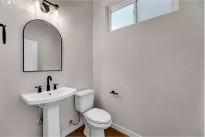 8413 N Gloucester Ave, Portland, OR 97203 - Photo 13