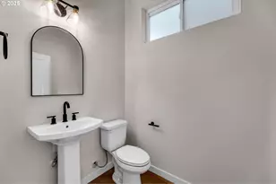 8413 N Gloucester Ave, Portland, OR 97203 - Photo 13