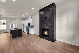 8413 N Gloucester Ave, Portland, OR 97203 - Photo 3