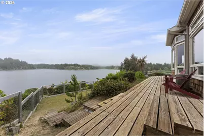 1008 Lakeshore Dr, Port Orford, OR 97465 - Photo 41