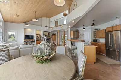 1008 Lakeshore Dr, Port Orford, OR 97465 - Photo 11
