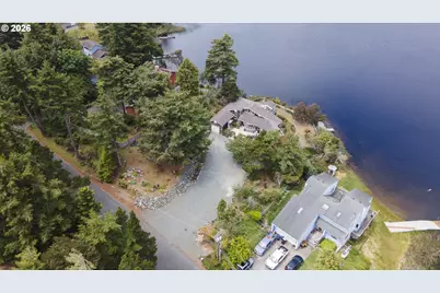 1008 Lakeshore Dr, Port Orford, OR 97465 - Photo 43