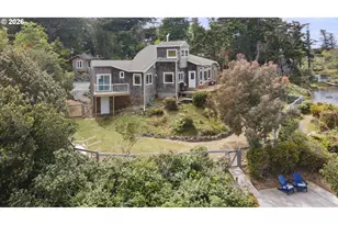 1008 Lakeshore Dr, Port Orford, OR 97465 - Photo 3