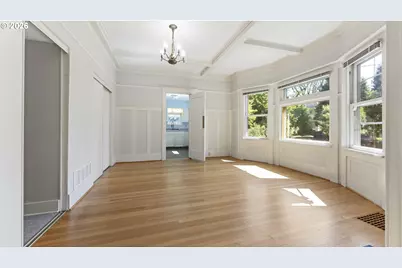 2333 NE Schuyler St, Portland, OR 97212 - Photo 11