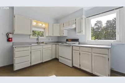 2333 NE Schuyler St, Portland, OR 97212 - Photo 13