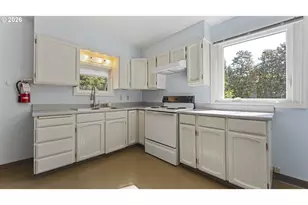 2333 NE Schuyler St, Portland, OR 97212 - Photo 13