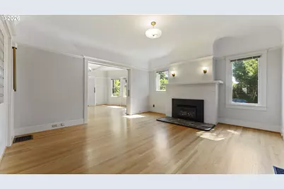 2333 NE Schuyler St, Portland, OR 97212 - Photo 9