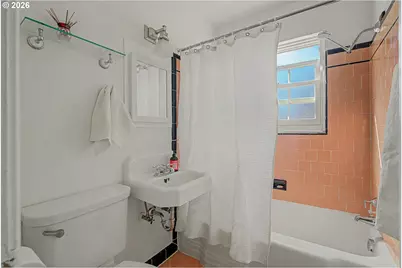 4341 NE Halsey St #18, Portland, OR 97213 - Photo 15