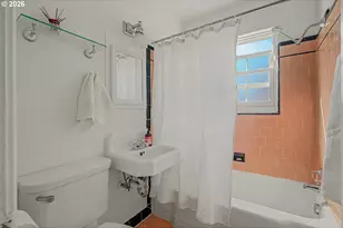 4341 NE Halsey St, Portland, OR 97213 - Photo 15