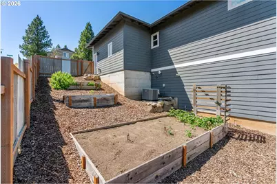 1005 Champion Ln, White Salmon, WA 98672 - Photo 9