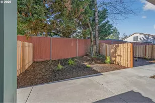 9265 E Burnside St, Portland, OR 97216 - Photo 25