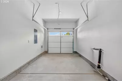 9265 E Burnside St, Portland, OR 97216 - Photo 23