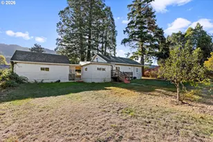 961 Hill St, Myrtle Creek, OR 97457 - Photo 5