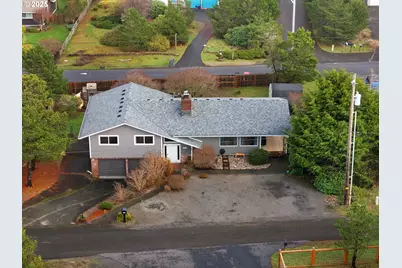 89655 Sea Breeze Dr, Warrenton, OR 97146 - Photo 3