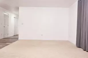 11829 SE Mill Ct, Portland, OR 97216 - Photo 5