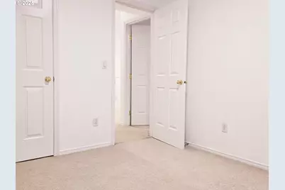 11829 SE Mill Ct, Portland, OR 97216 - Photo 15