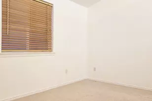 11829 SE Mill Ct, Portland, OR 97216 - Photo 17