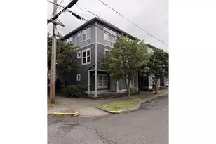 11911 SE Ash St, Portland, OR 97216 - Photo 5