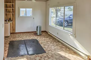 142 S Comstock Ave, Sutherlin, OR 97479 - Photo 3