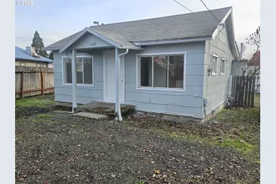 142 S Comstock Ave, Sutherlin, OR 97479 - Photo 1
