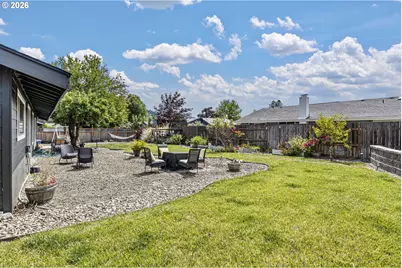 229 N Grove Ln, Sutherlin, OR 97479 - Photo 3