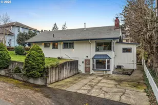 1215 NE 157th Ave, Portland, OR 97230 - Photo 3