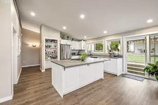 1215 NE 157th Ave, Portland, OR 97230 - Photo 11