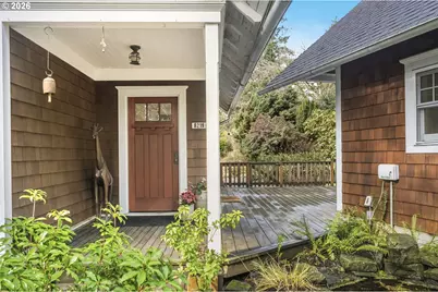 8219 SW 56th Ave, Portland, OR 97219 - Photo 3