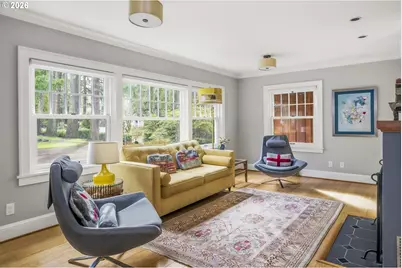 8219 SW 56th Ave, Portland, OR 97219 - Photo 5