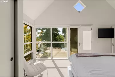 444 NW Hermosa Blvd, Portland, OR 97210 - Photo 17